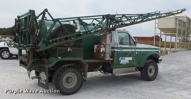 image for item DH3949 1993 Ford F350 applicator truck