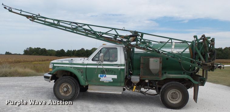 image for item DH3949 1993 Ford F350 applicator truck