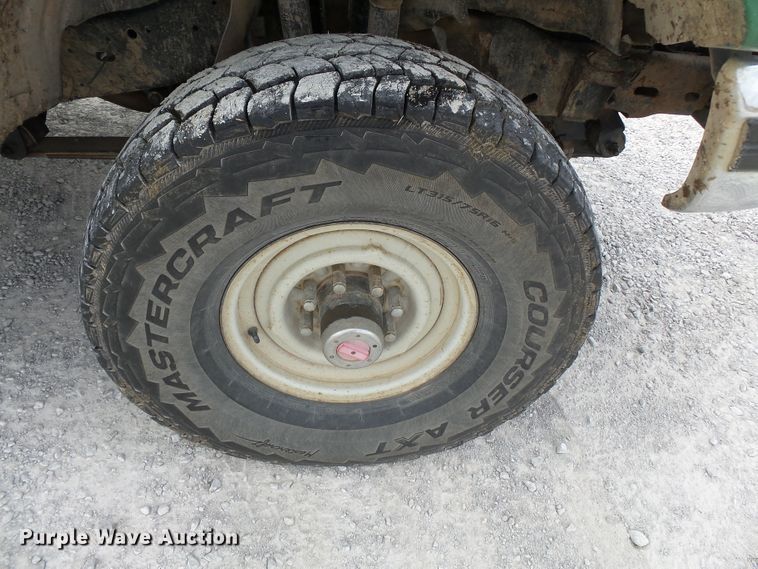 image for item DH3949 1993 Ford F350 applicator truck