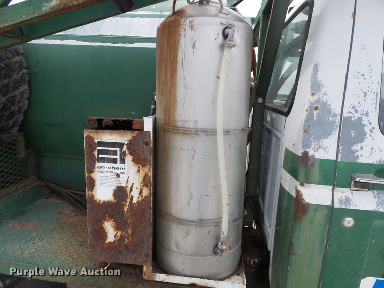 image for item DH3949 1993 Ford F350 applicator truck