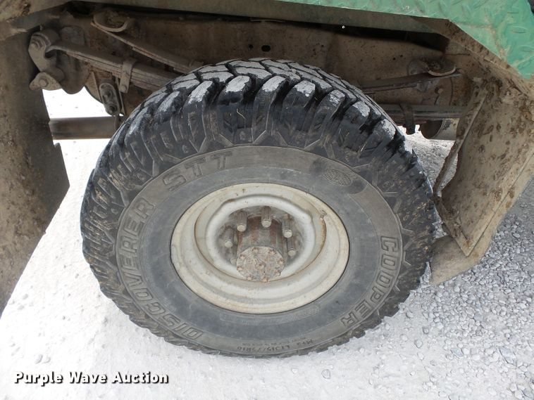 image for item DH3949 1993 Ford F350 applicator truck