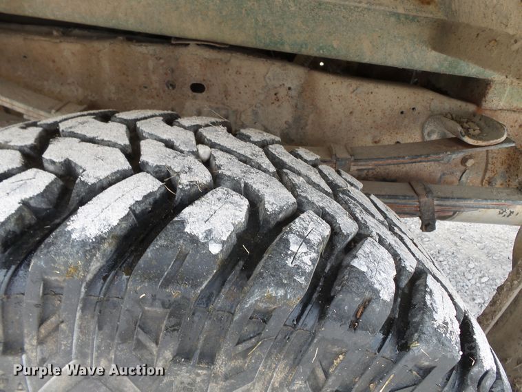 image for item DH3949 1993 Ford F350 applicator truck