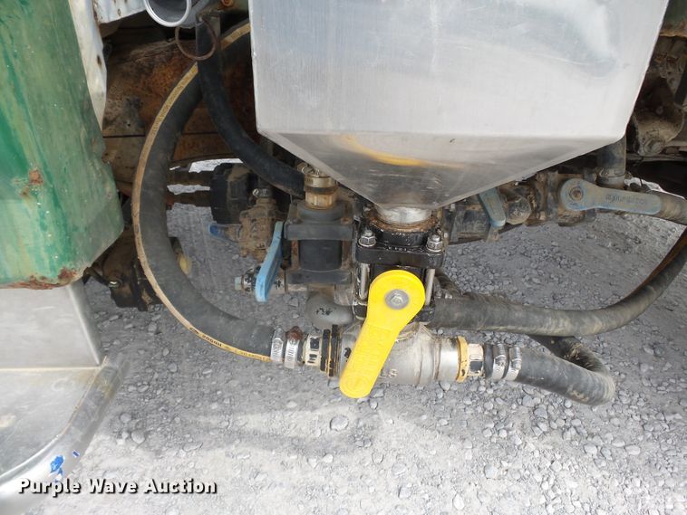 image for item DH3949 1993 Ford F350 applicator truck