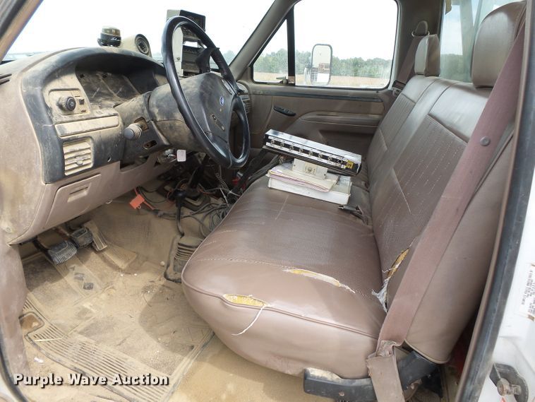 image for item DH3949 1993 Ford F350 applicator truck