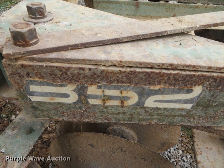 image for item DH3979 Oliver 352 tandem disk