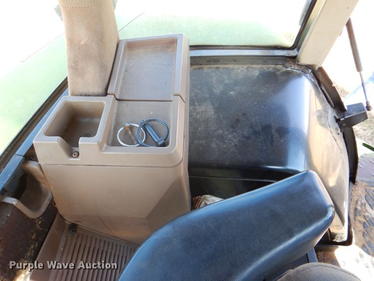 image for item DH5389 1993 John Deere 7800  tractor