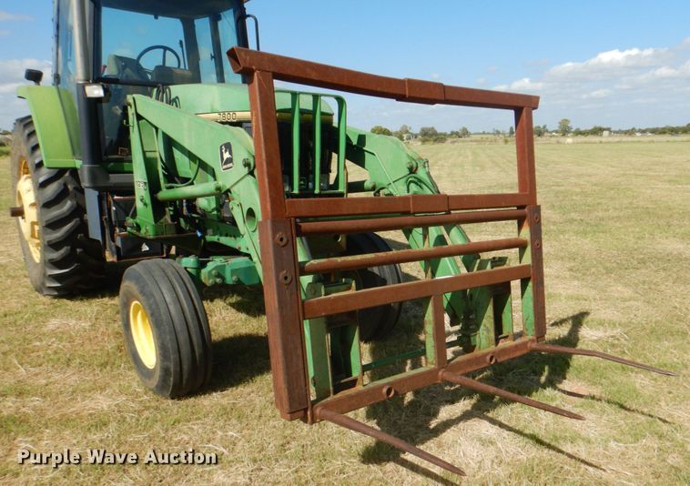 image for item DH5389 1993 John Deere 7800  tractor