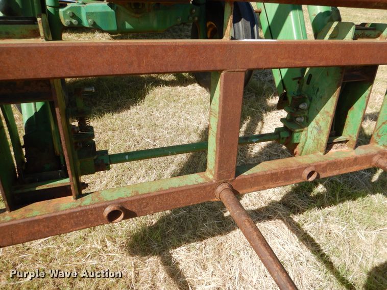 image for item DH5389 1993 John Deere 7800  tractor