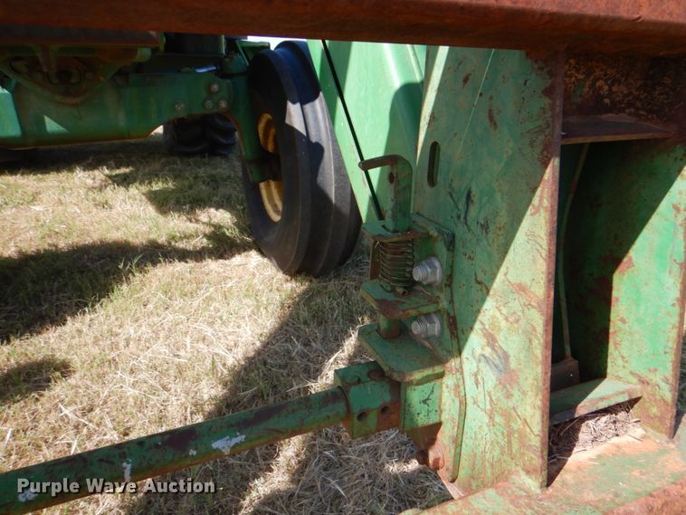 image for item DH5389 1993 John Deere 7800  tractor