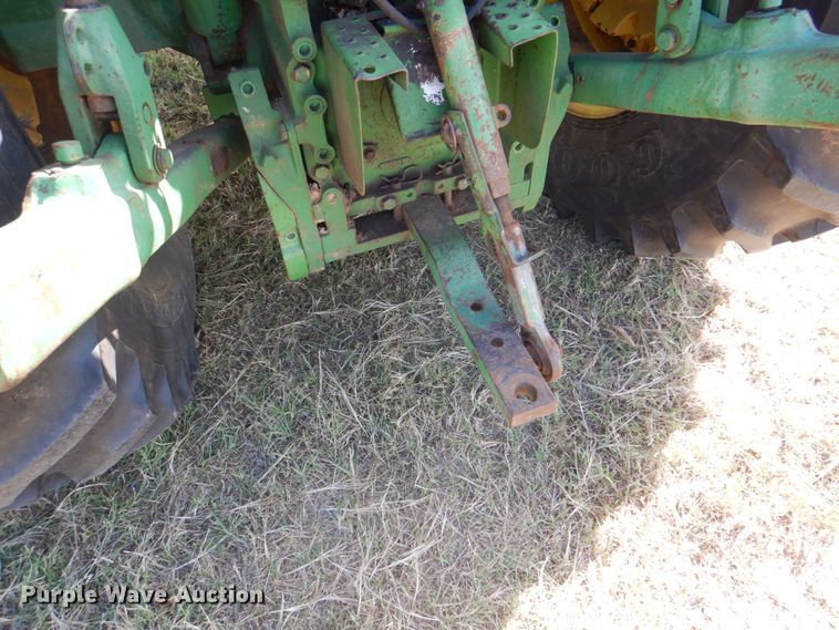 image for item DH5389 1993 John Deere 7800  tractor