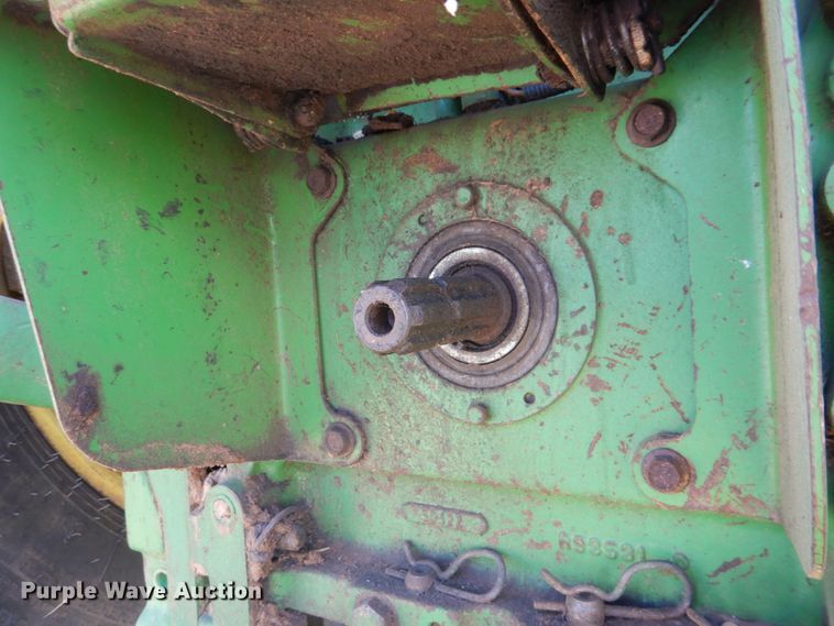 image for item DH5389 1993 John Deere 7800  tractor