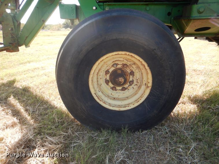 image for item DH5389 1993 John Deere 7800  tractor