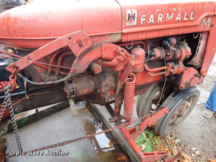 image for item DH6729 1949 International Farmall C  tractor