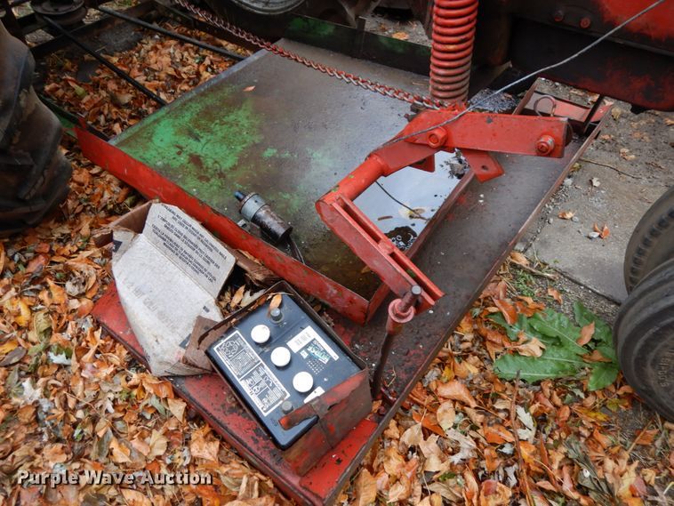 image for item DH6729 1949 International Farmall C  tractor