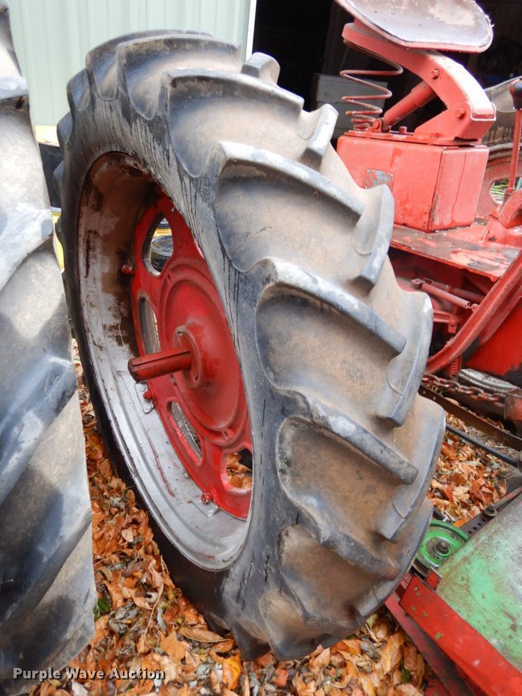 image for item DH6729 1949 International Farmall C  tractor