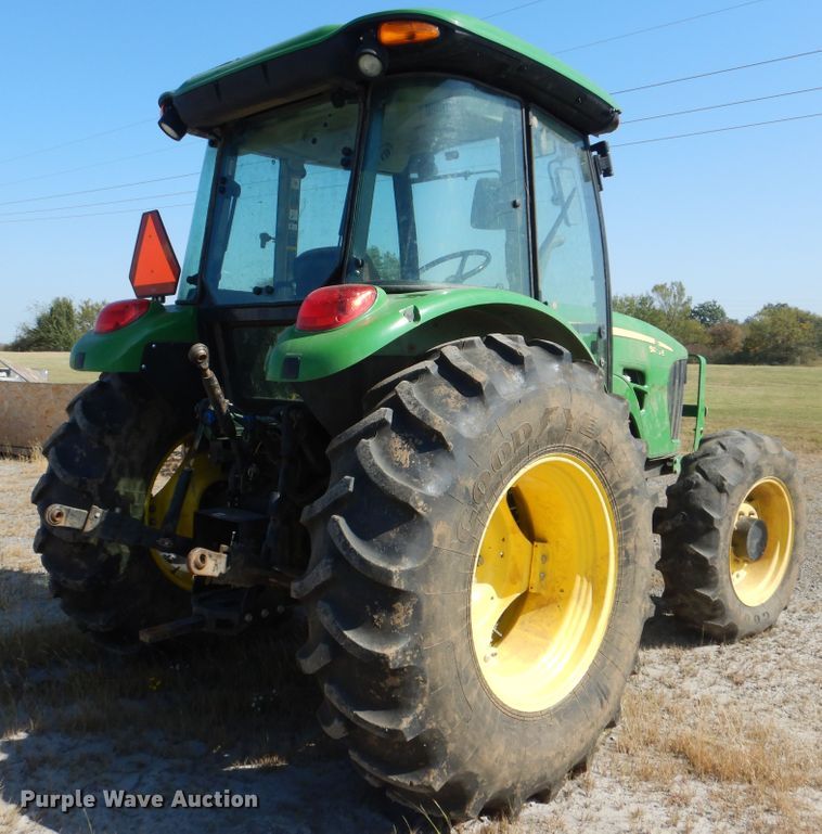 image for item DI0477 2011 John Deere 5093E  MFWD tractor