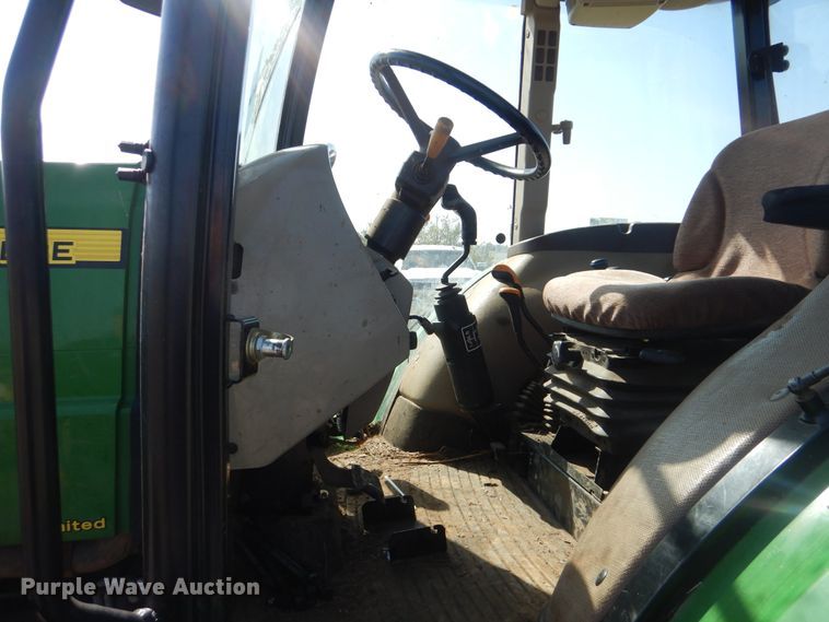 image for item DI0477 2011 John Deere 5093E  MFWD tractor