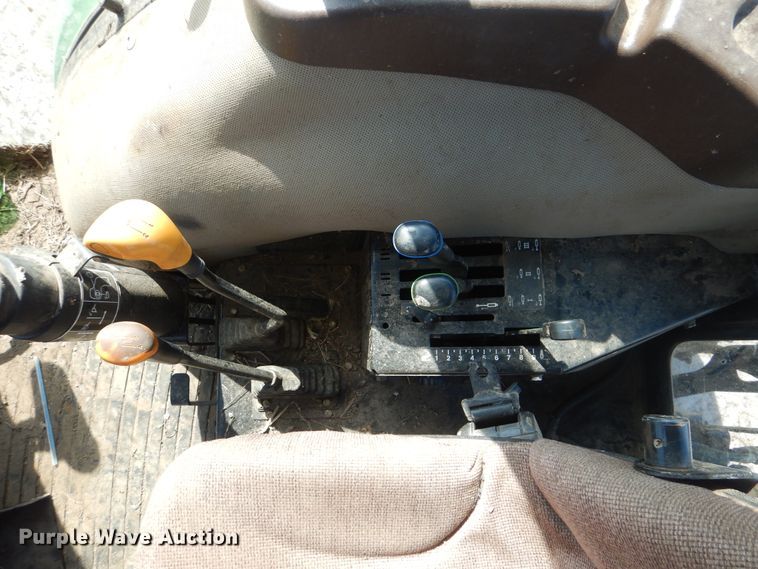 image for item DI0477 2011 John Deere 5093E  MFWD tractor