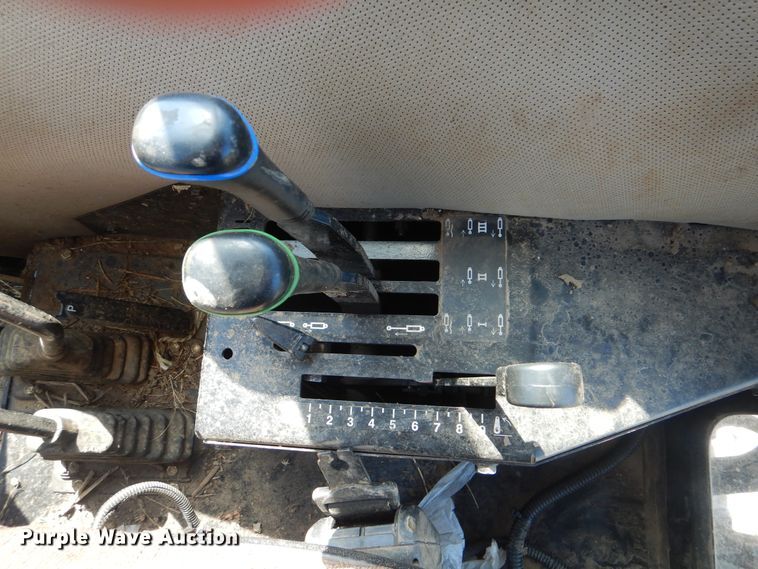 image for item DI0477 2011 John Deere 5093E  MFWD tractor