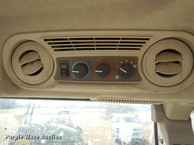 image for item DI0477 2011 John Deere 5093E  MFWD tractor