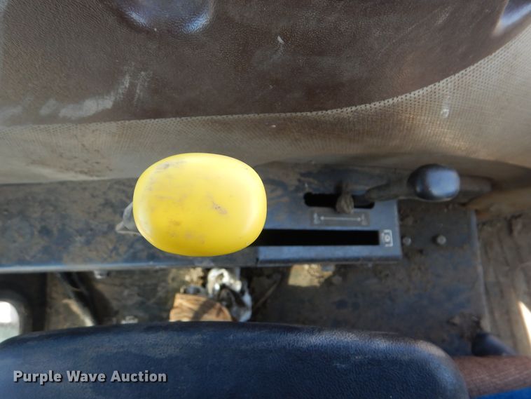 image for item DI0477 2011 John Deere 5093E  MFWD tractor