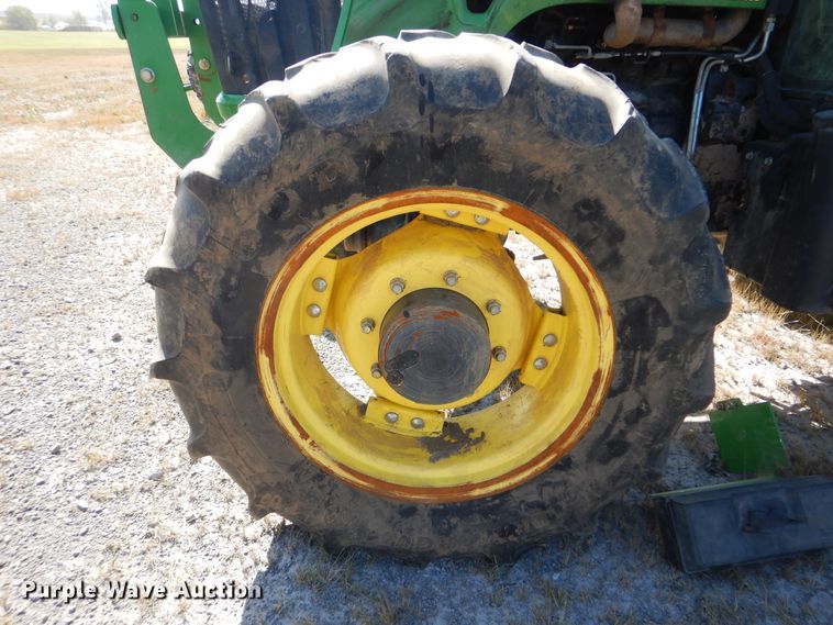 image for item DI0477 2011 John Deere 5093E  MFWD tractor
