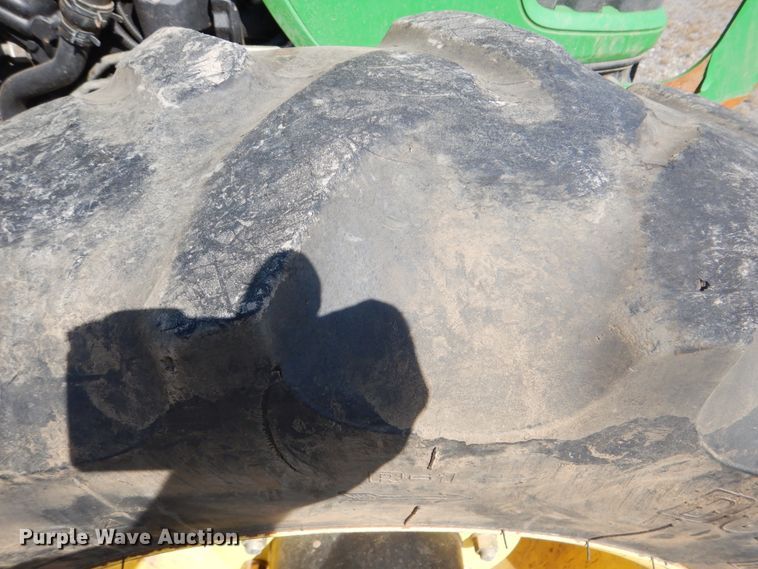 image for item DI0477 2011 John Deere 5093E  MFWD tractor