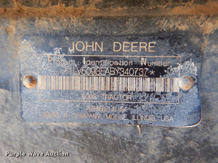 image for item DI0477 2011 John Deere 5093E  MFWD tractor