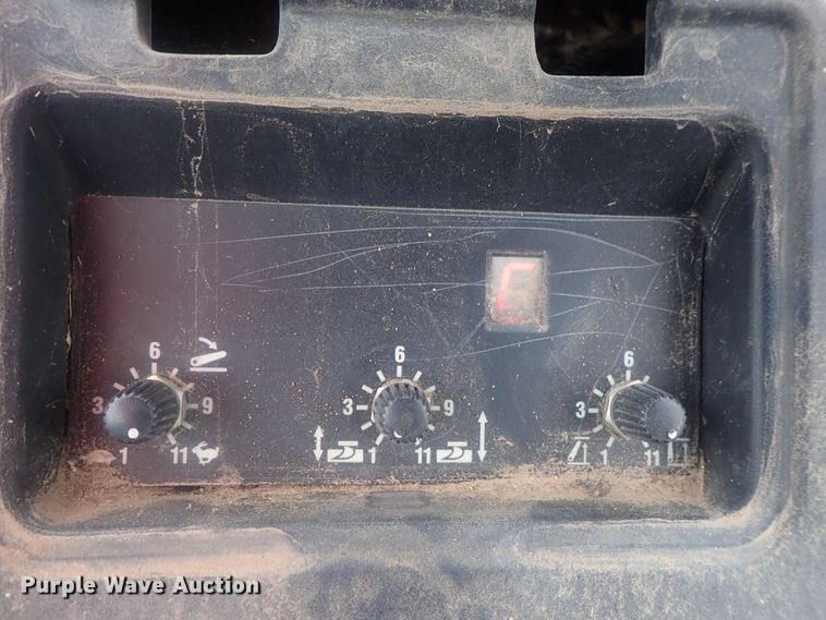 image for item DI7280 1998 Case IH MX100  tractor