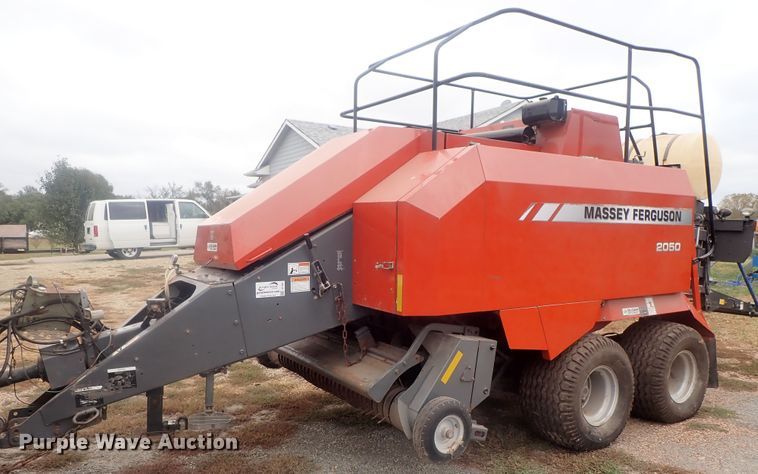 image for item DI7281 2007 Massey-Ferguson 2050  large square baler