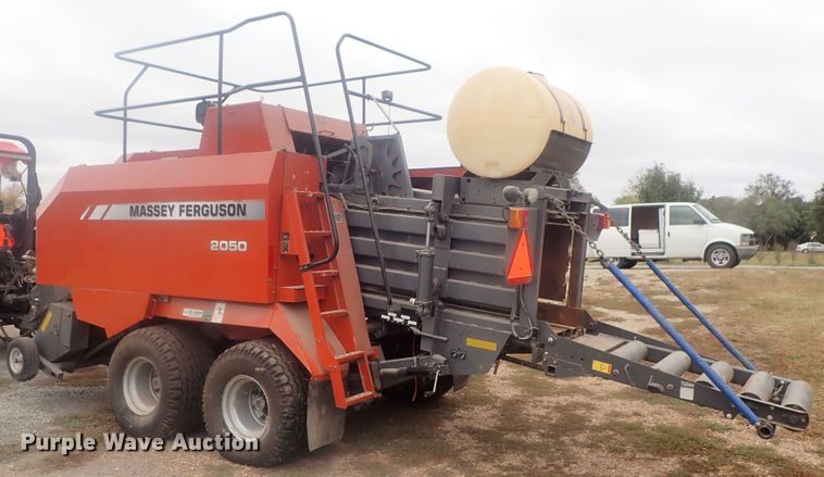 image for item DI7281 2007 Massey-Ferguson 2050  large square baler