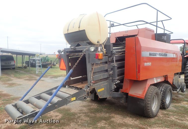 image for item DI7281 2007 Massey-Ferguson 2050  large square baler