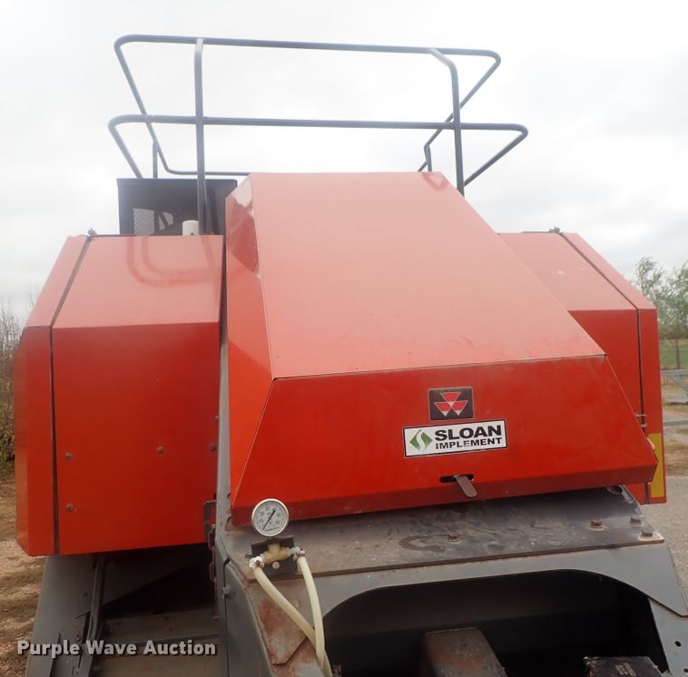 image for item DI7281 2007 Massey-Ferguson 2050  large square baler