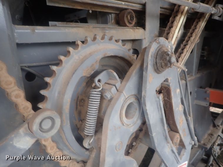 image for item DI7281 2007 Massey-Ferguson 2050  large square baler