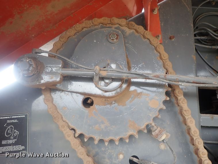 image for item DI7281 2007 Massey-Ferguson 2050  large square baler