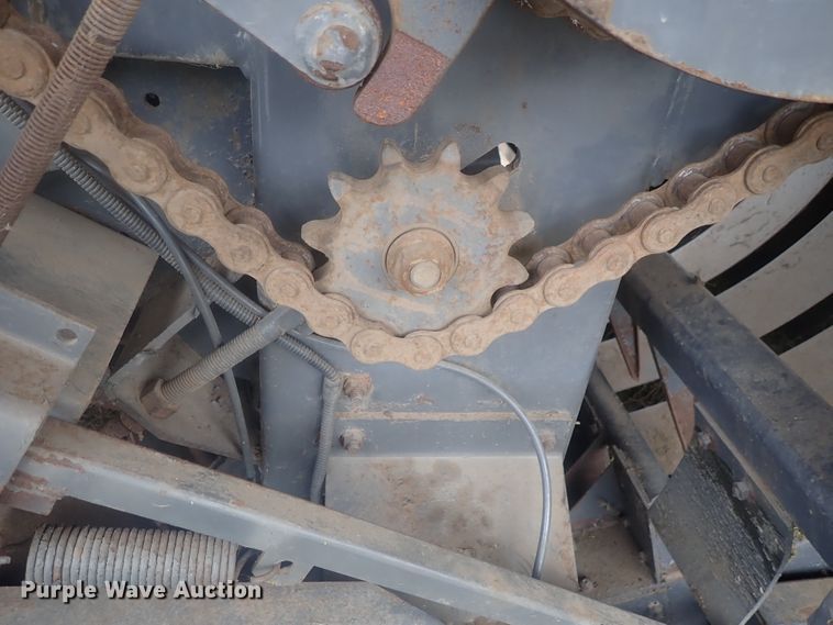 image for item DI7281 2007 Massey-Ferguson 2050  large square baler