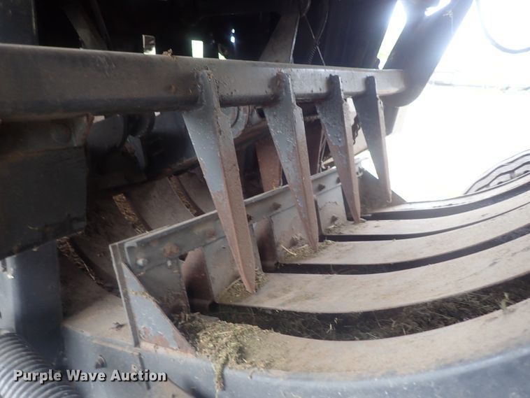 image for item DI7281 2007 Massey-Ferguson 2050  large square baler