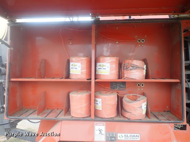 image for item DI7281 2007 Massey-Ferguson 2050  large square baler