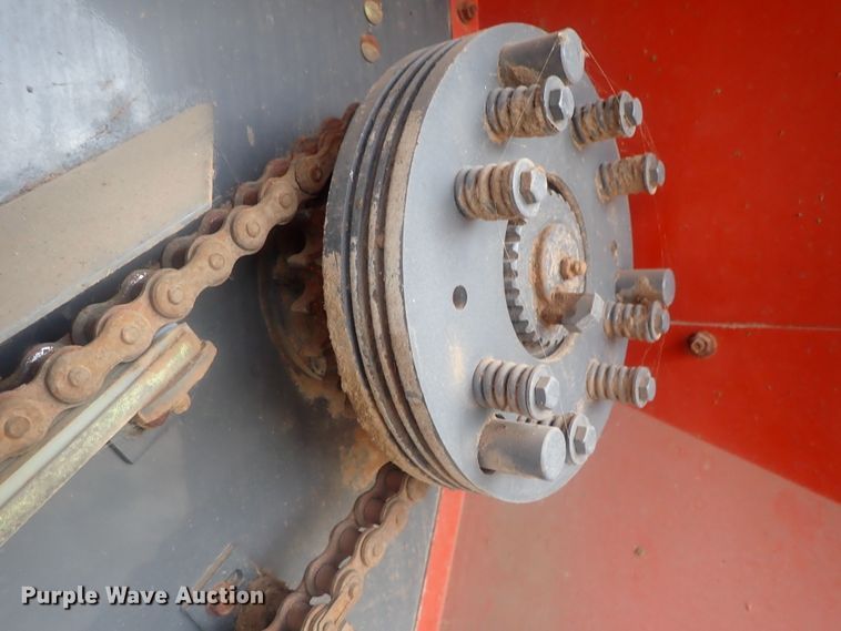 image for item DI7281 2007 Massey-Ferguson 2050  large square baler