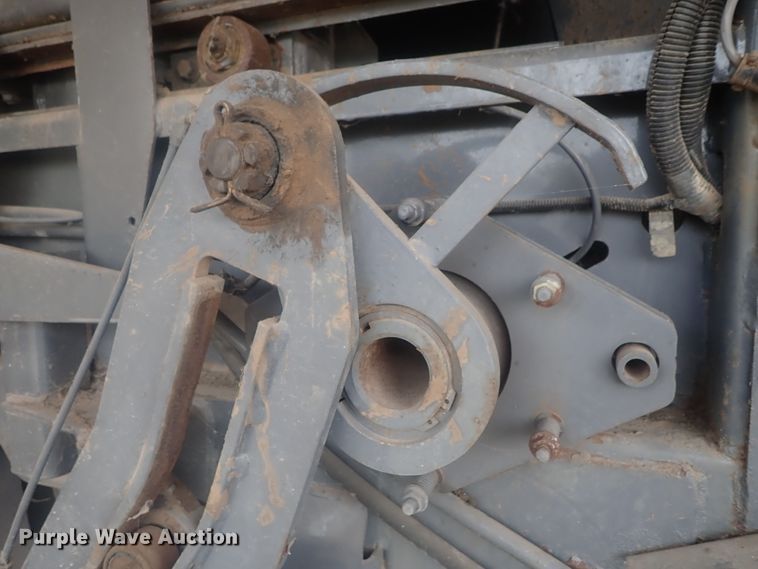 image for item DI7281 2007 Massey-Ferguson 2050  large square baler