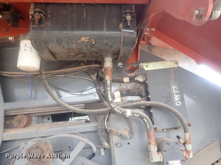 image for item DI7281 2007 Massey-Ferguson 2050  large square baler