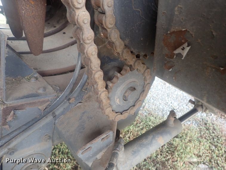 image for item DI7281 2007 Massey-Ferguson 2050  large square baler