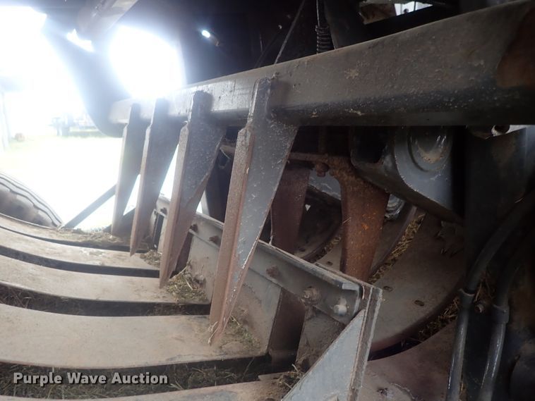 image for item DI7281 2007 Massey-Ferguson 2050  large square baler