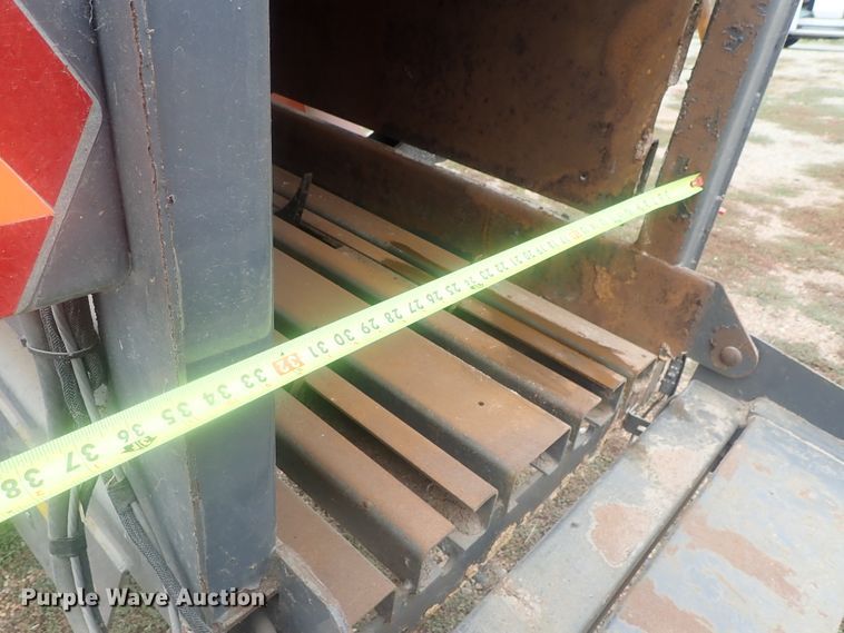 image for item DI7281 2007 Massey-Ferguson 2050  large square baler