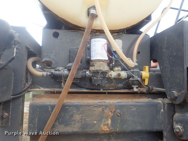 image for item DI7281 2007 Massey-Ferguson 2050  large square baler