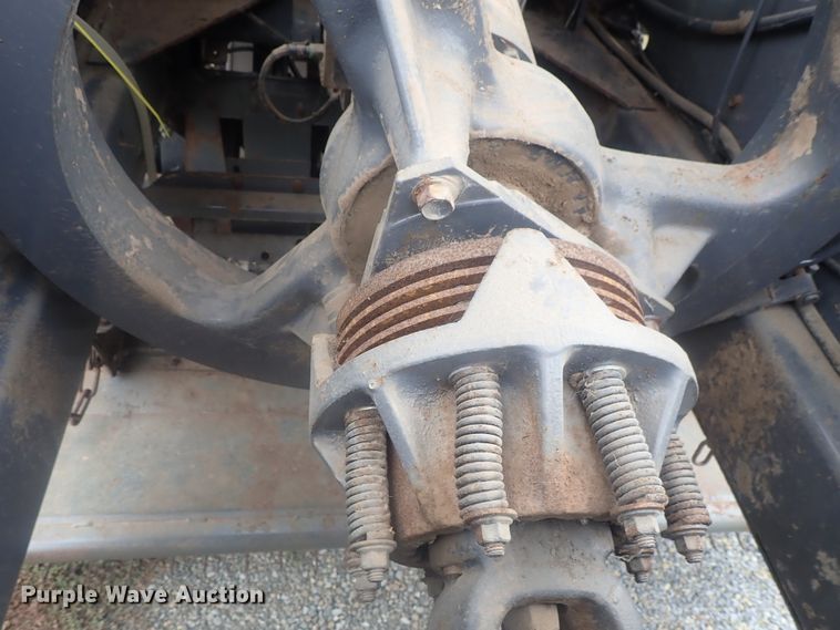 image for item DI7281 2007 Massey-Ferguson 2050  large square baler