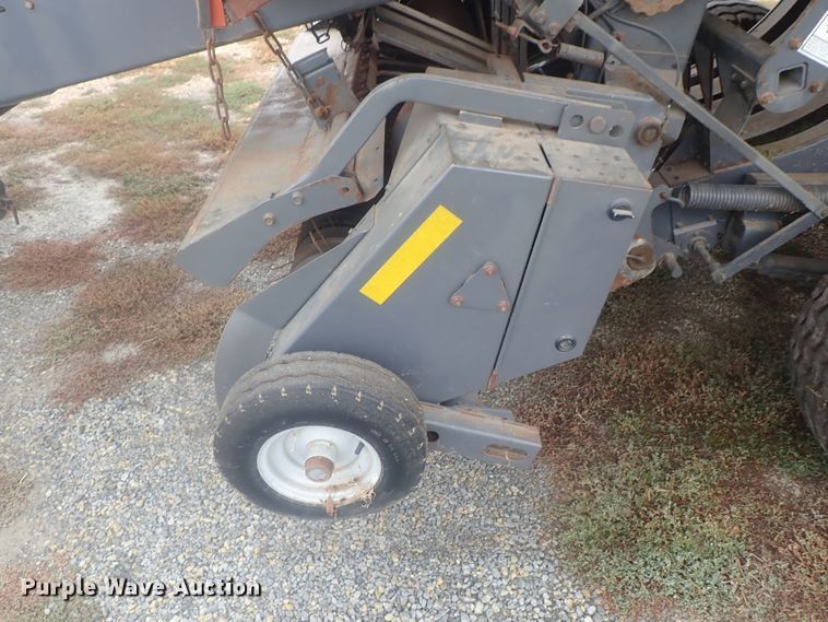 image for item DI7281 2007 Massey-Ferguson 2050  large square baler