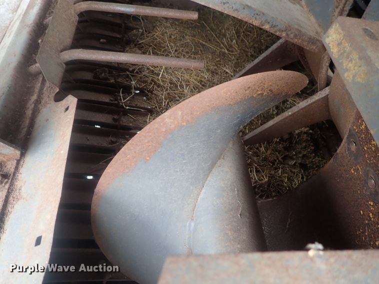 image for item DI7281 2007 Massey-Ferguson 2050  large square baler