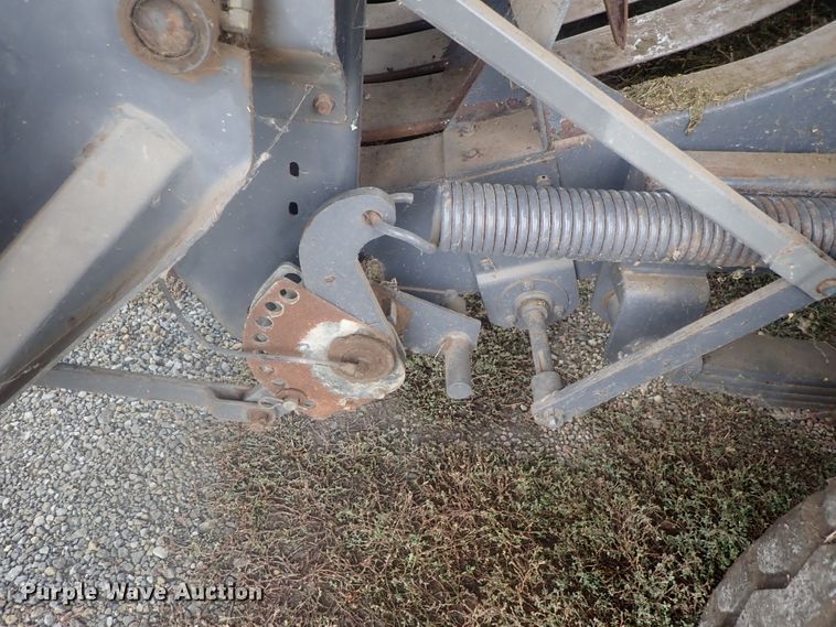 image for item DI7281 2007 Massey-Ferguson 2050  large square baler