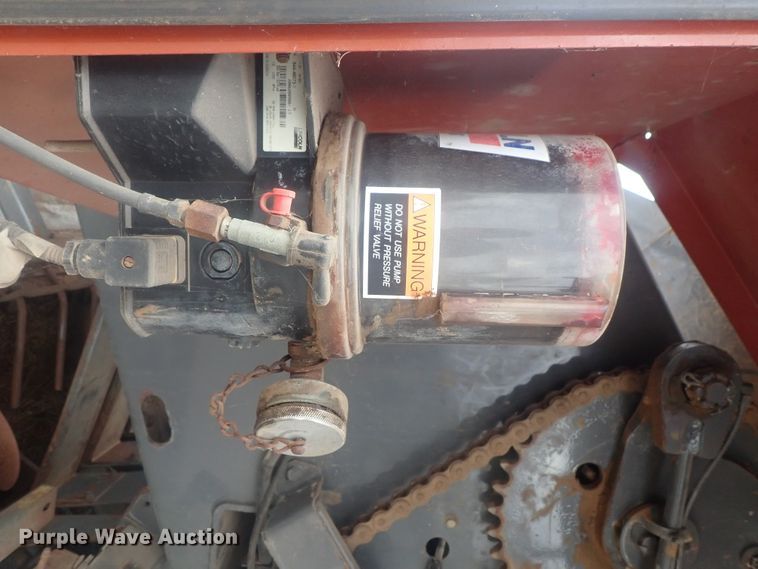 image for item DI7281 2007 Massey-Ferguson 2050  large square baler